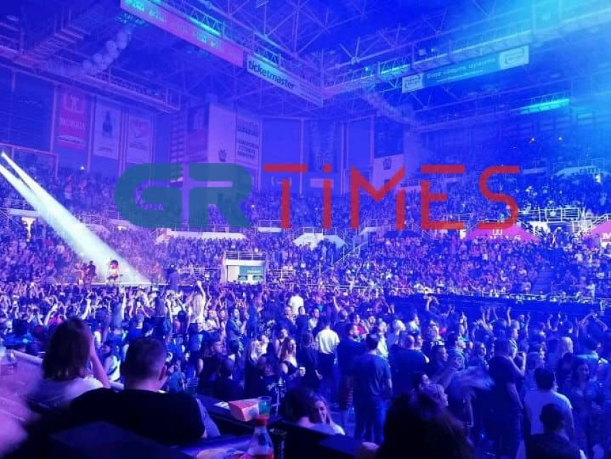 Ενρίκε Ιγκλέσιας: «Χαμός» στη Θεσσαλονίκη για τον Ισπανό τραγουδιστή 