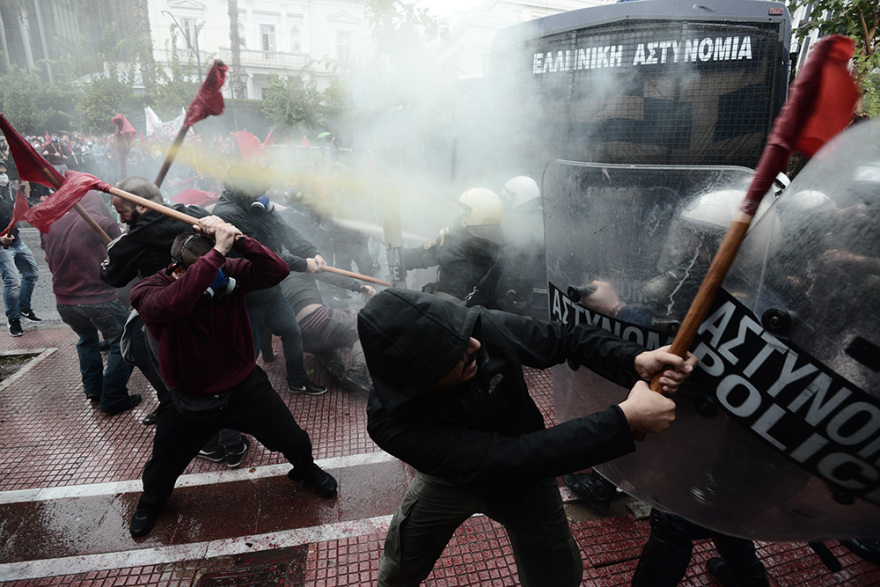 Επεισόδια στη φοιτητική πορεία στο κέντρο της Αθήνας
