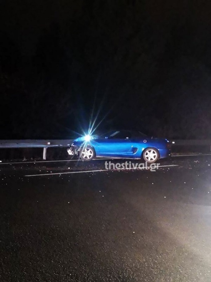 Πιερία: ΙΧ συγκρούστηκε με ασβό και κατέληξε στις μπάρες 