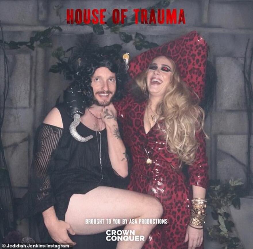 Φωτογραφίες: Η Αντέλ απέκτησε... μέση «δαχτυλίδι»