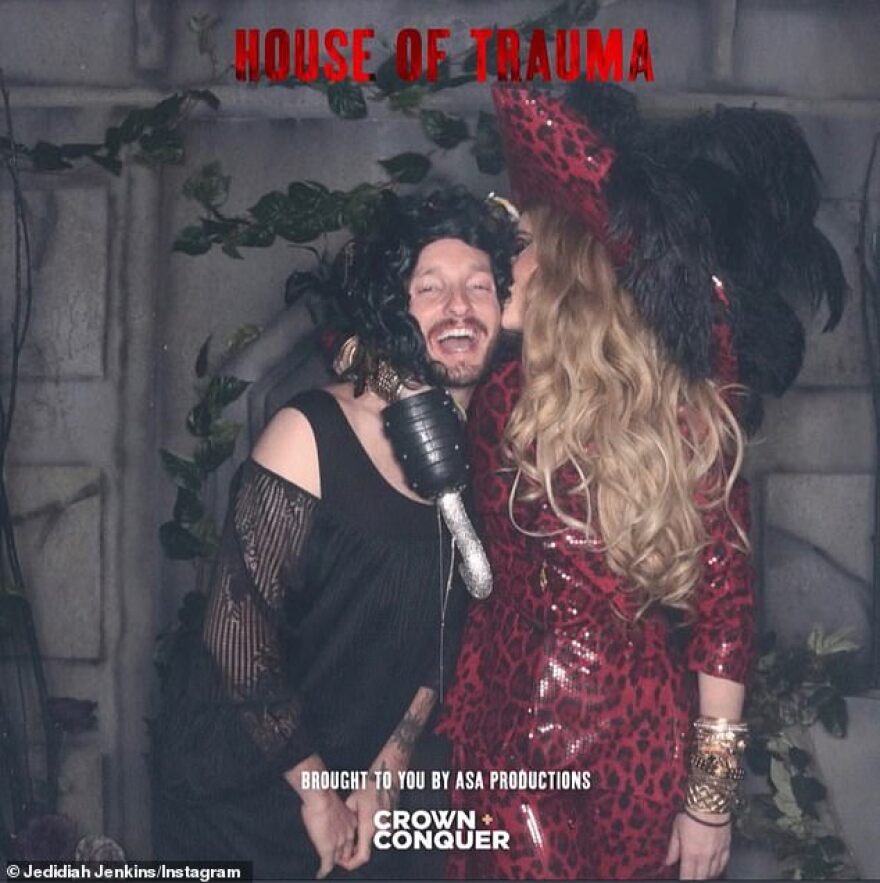 Φωτογραφίες: Η Αντέλ απέκτησε... μέση «δαχτυλίδι»