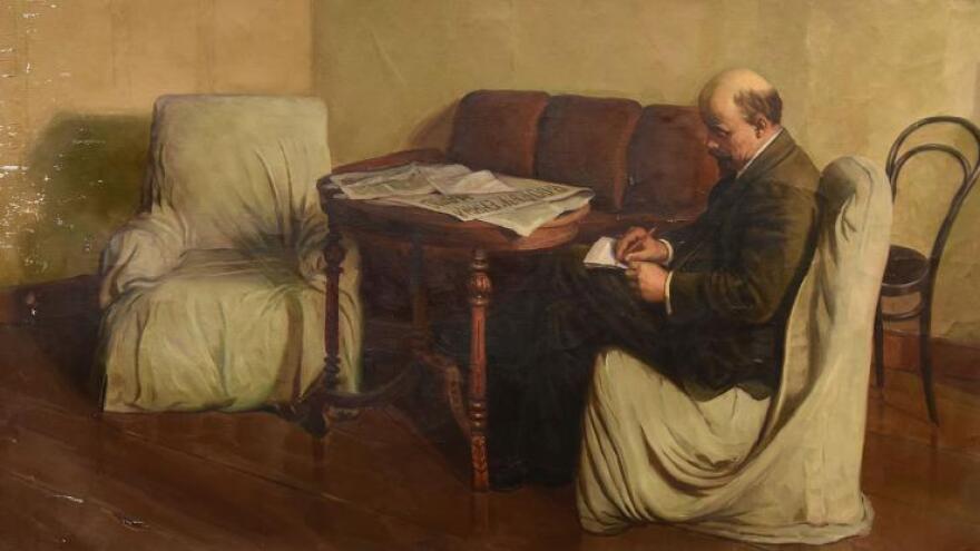 Φωτογραφίες: Τεράστιο πορτρέτο του Στάλιν και πίνακας με τον Λένιν στα γραφεία του ΚΚΕ