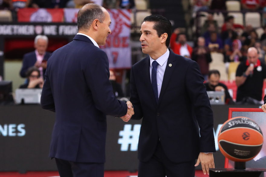 Euroleague: Βραβεύτηκε και αποθεώθηκε ο Σφαιρόπουλος στο ΣΕΦ