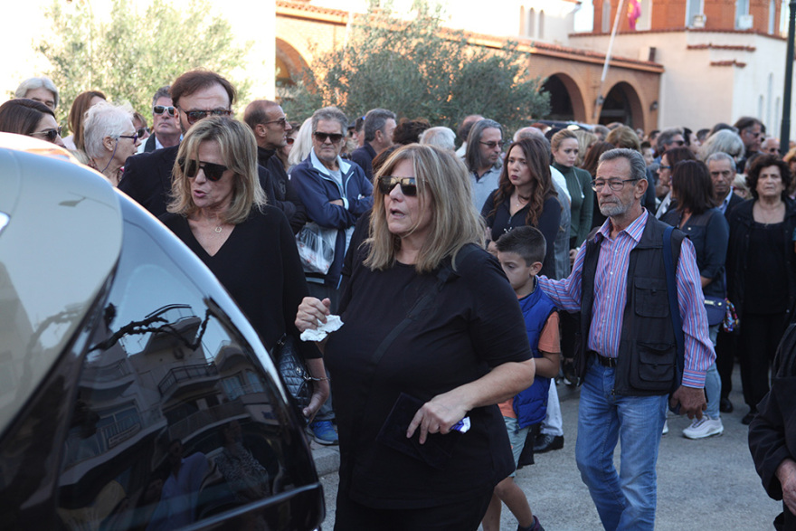 Γιάννης Σπανός: Βαρύ το κλίμα στο «τελευταίο αντίο» 