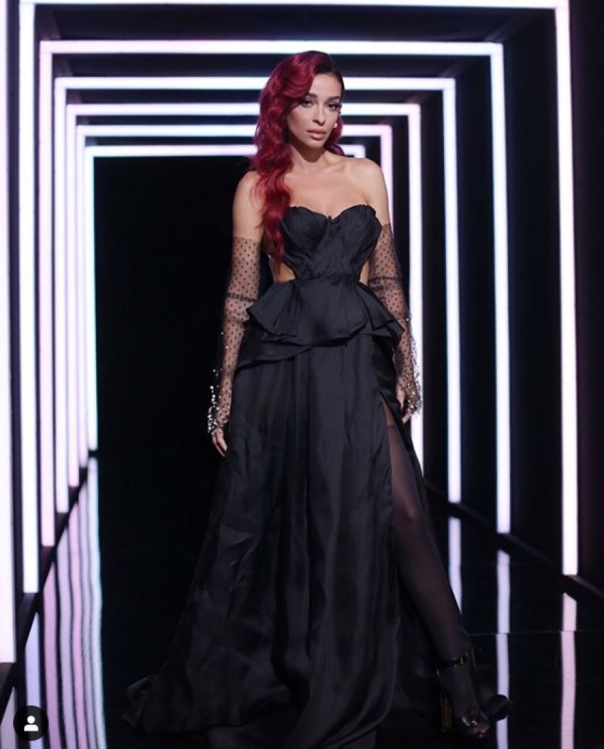 Ελένη Φουρέιρα: Έγινε κοκκινομάλλα και το απολαμβάνει!