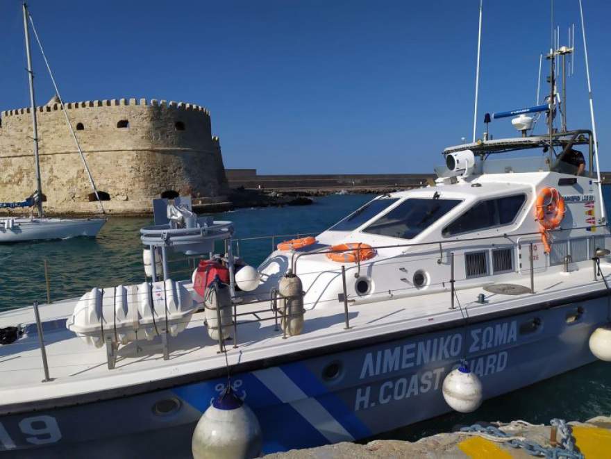 Φολέγανδρος: Βρέθηκε ύστερα από μιάμιση μέρα στη θάλασσα η 45χρονη αγνοούμενη τουρίστρια