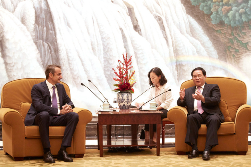 Σαγκάη: Ο Κυριάκος Μητσοτάκης εγκαινίασε τη μονάδα παραγωγής των ελληνικών ανελκυστήρων Kleemann