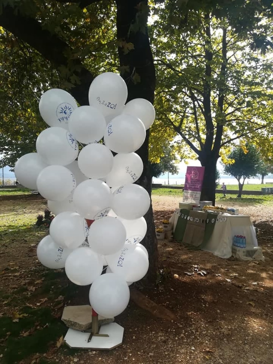 Μητέρες θήλασαν δημοσίως τα μωράκια τους στο δημαρχείο Θεσσαλονίκης