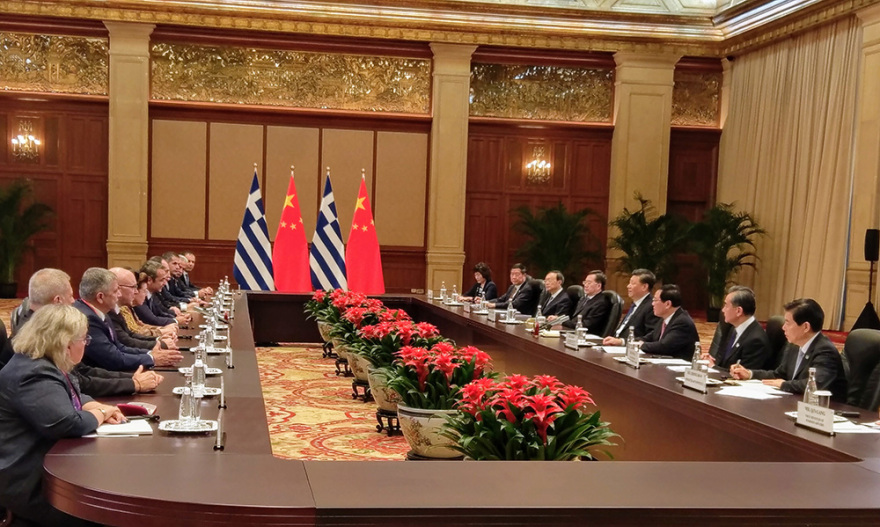 Συνάντηση Μητσοτάκη με τον πρόεδρο της Κίνας - Θερμή υποδοχή από την Cosco