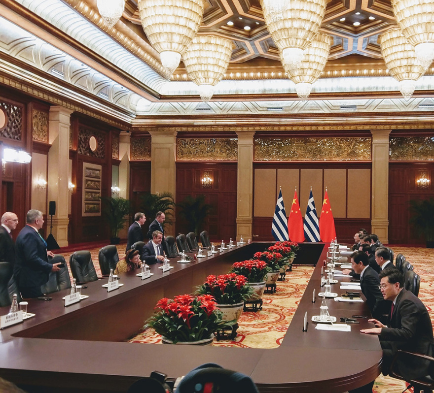Συνάντηση Μητσοτάκη με τον πρόεδρο της Κίνας - Θερμή υποδοχή από την Cosco