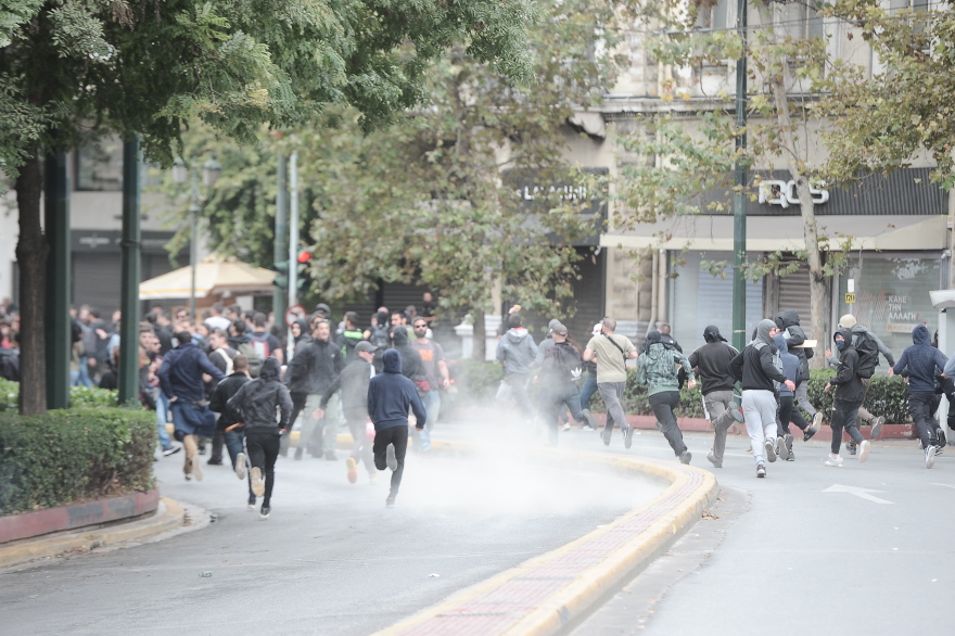 Επεισόδια στο μαθητικό συλλαλητήριο: Προσαγωγές και μία σύλληψη - Βρήκαν σακίδιο γεμάτο μολότοφ