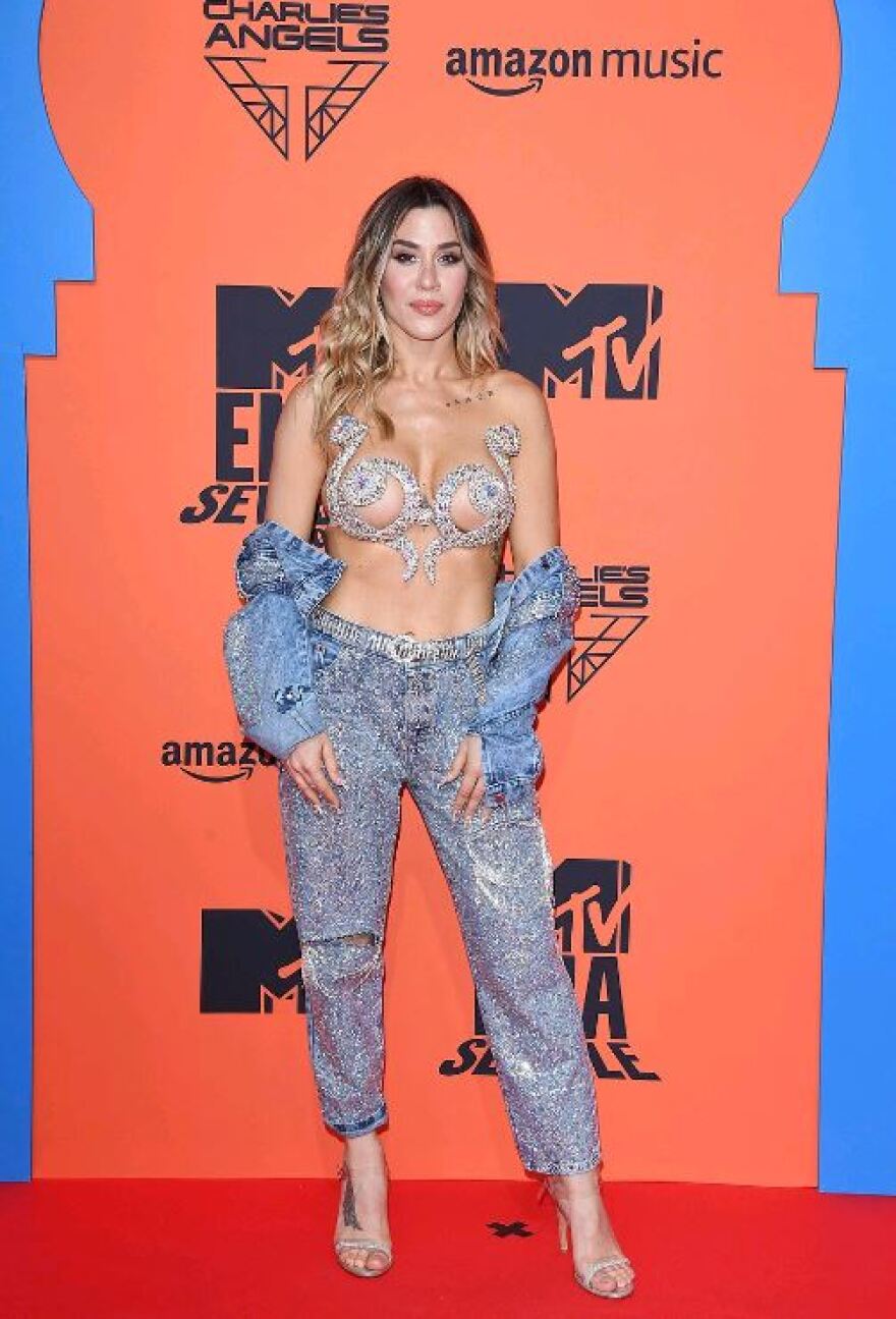 Βραβεία MTV EMA: Μάλλον κάτι ξέχασαν να φορέσουν... 