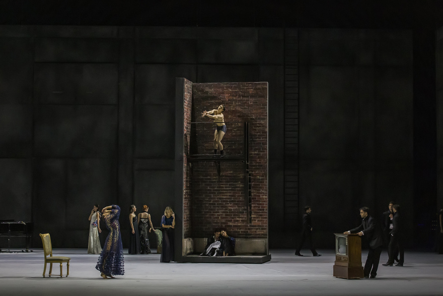 Βίντεο από τις πρόβες του μπαλέτου της Εθνικής Λυρικής Σκηνής για τον «Χορό με τη σκιά μου»