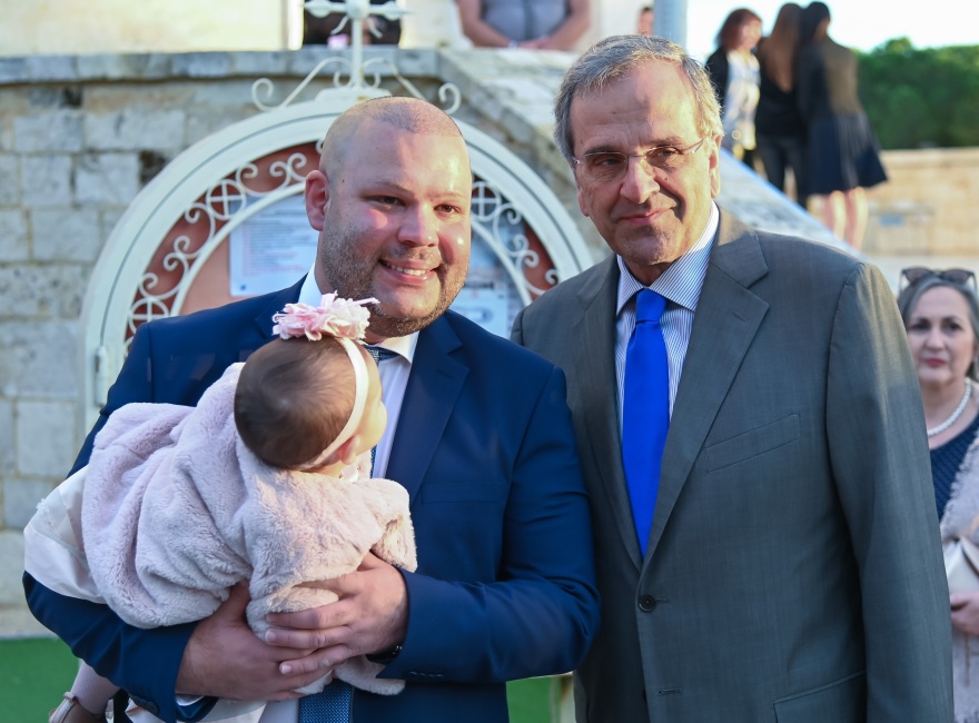 Η βάφτιση της μικρής Αλίκης Βουγιουκλάκη 