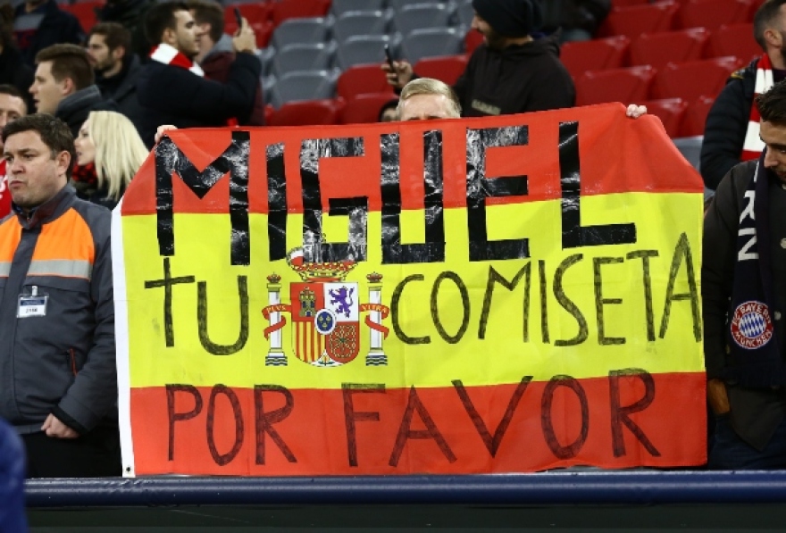 Μπάγερν – Ολυμπιακός: Φίλαθλοι… παρακαλούν Σεμέδο, Γκερέρο και Μπενζιά για μια φανέλα