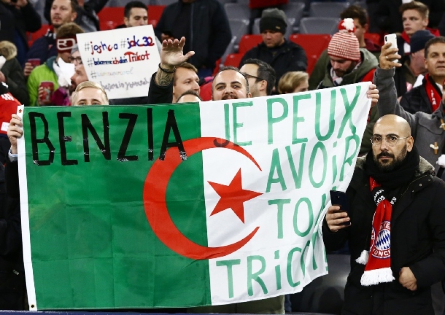 Μπάγερν – Ολυμπιακός: Φίλαθλοι… παρακαλούν Σεμέδο, Γκερέρο και Μπενζιά για μια φανέλα