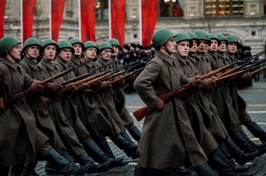 Εντυπωσιακές εικόνες από την Κόκκινη Πλατεία: Οι Ρώσοι τίμησαν την ιστορική παρέλαση του 1941