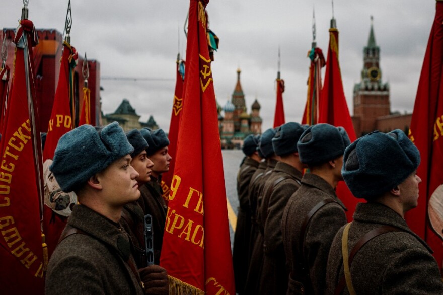 Εντυπωσιακές εικόνες από την Κόκκινη Πλατεία: Οι Ρώσοι τίμησαν την ιστορική παρέλαση του 1941