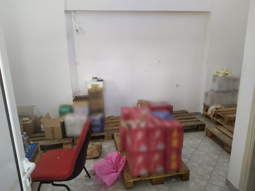 Σπείρα γέμιζε με ποτά - «μπόμπες» την αγορά: «Μπάτμαν» και «αντεροβγάλτης» τα συνθηματικά για ουίσκι και βότκα