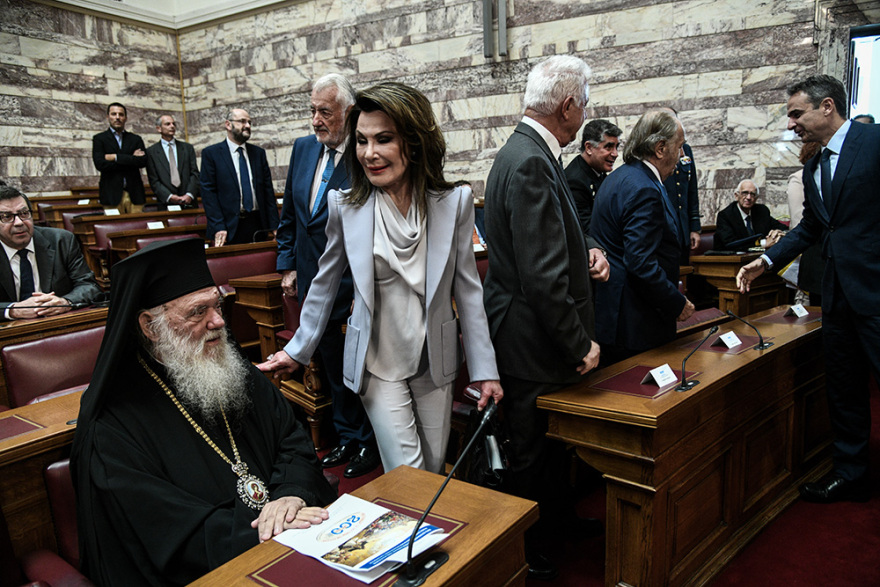 Ελλάδα 2021: Kαρέ - καρέ το παρασκήνιο της λαμπρής εκδήλωσης στη Βουλή 