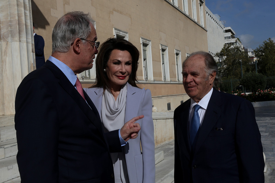 Ελλάδα 2021: Kαρέ - καρέ το παρασκήνιο της λαμπρής εκδήλωσης στη Βουλή 