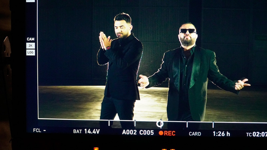 Νίκος Κοκλώνης: Παραγωγός στο βίντεο κλιπ του διάσημου ράπερ Super Sako 