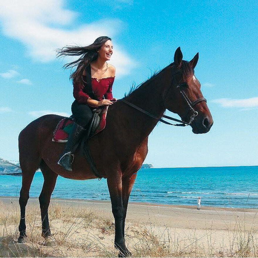 Οι άλλες σταρ της TV: Τα κορίτσια της περιφέρειας «τα σπάνε»