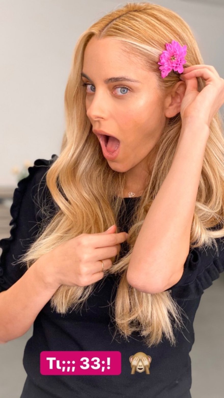 Η Δούκισσα Νομικού... έσβησε «οικογενειακή» τούρτα 