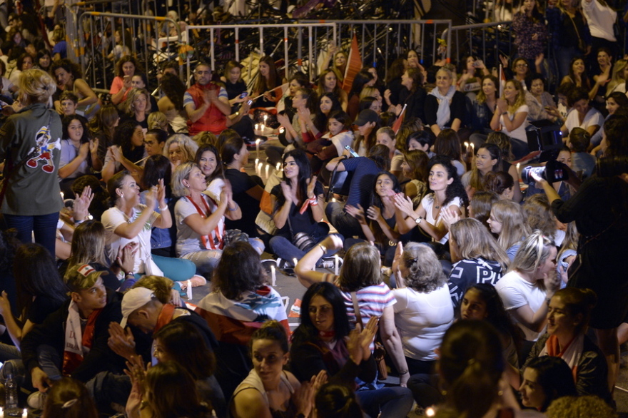 Λίβανος: Κατσαρόλες και τηγάνια χτυπούσαν οι διαδηλωτές έξω από σπίτια πρώην υπουργών