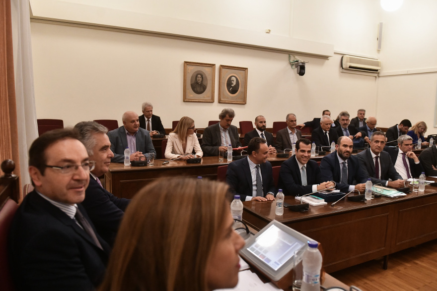 Προανακριτική για Novartis: Ομηρία από ΣΥΡΙΖΑ - Τρίτη αναβολή της διαδικασίας 