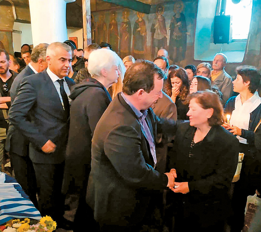 Οι γονείς του Κατσίφα έστειλαν επιστολή στον Μητσοτάκη: Η θυσία του Κωνσταντίνου πρέπει να δικαιωθεί