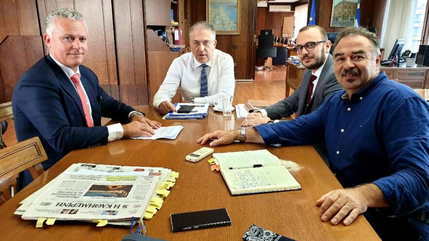 Συναντήσεις Θεοδωρικάκου με Ιερώνυμο και δημάρχους