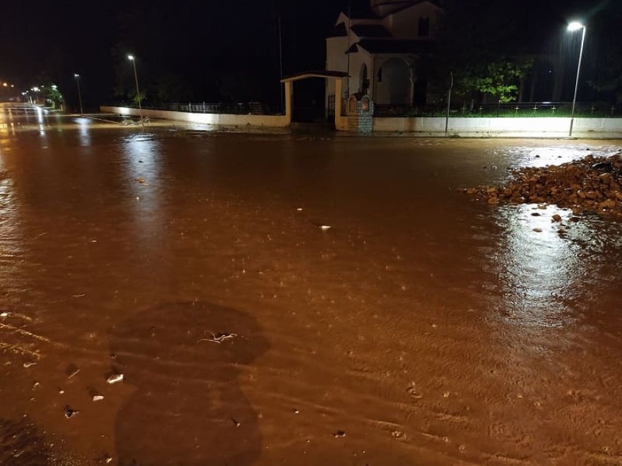 Καιρός: Βροχές και καταιγίδες έως το μεσημέρι - Εξασθένηση από το απόγευμα