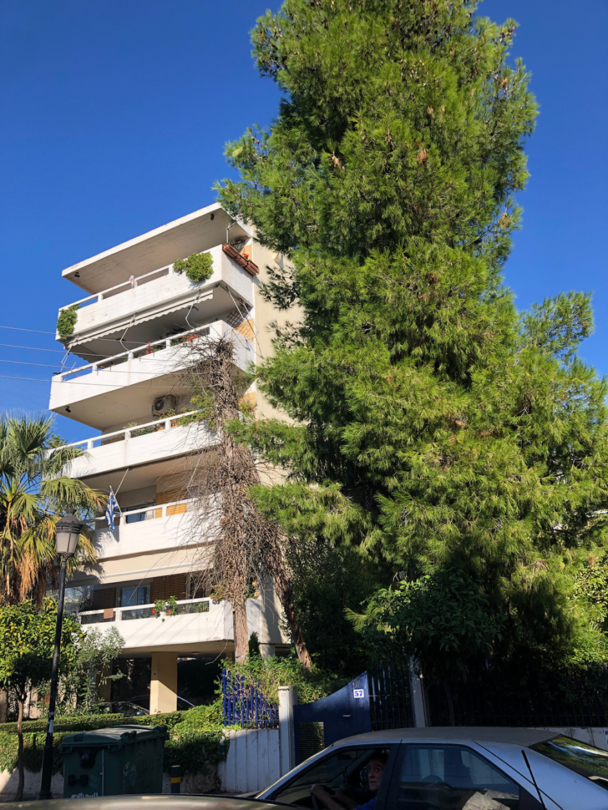 Φωτογραφίες: Αυτή είναι η γιάφκα με τα καλάσνικοφ στο Χολαργό 