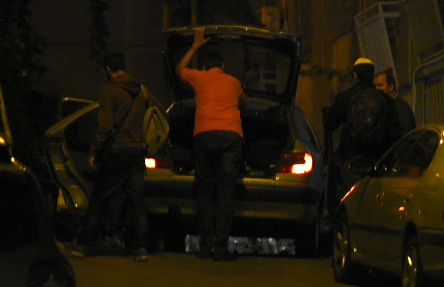 Βρέθηκε γιάφκα και στην Κυψέλη - Δείτε φωτογραφίες από την επιχείρηση στο σημείο