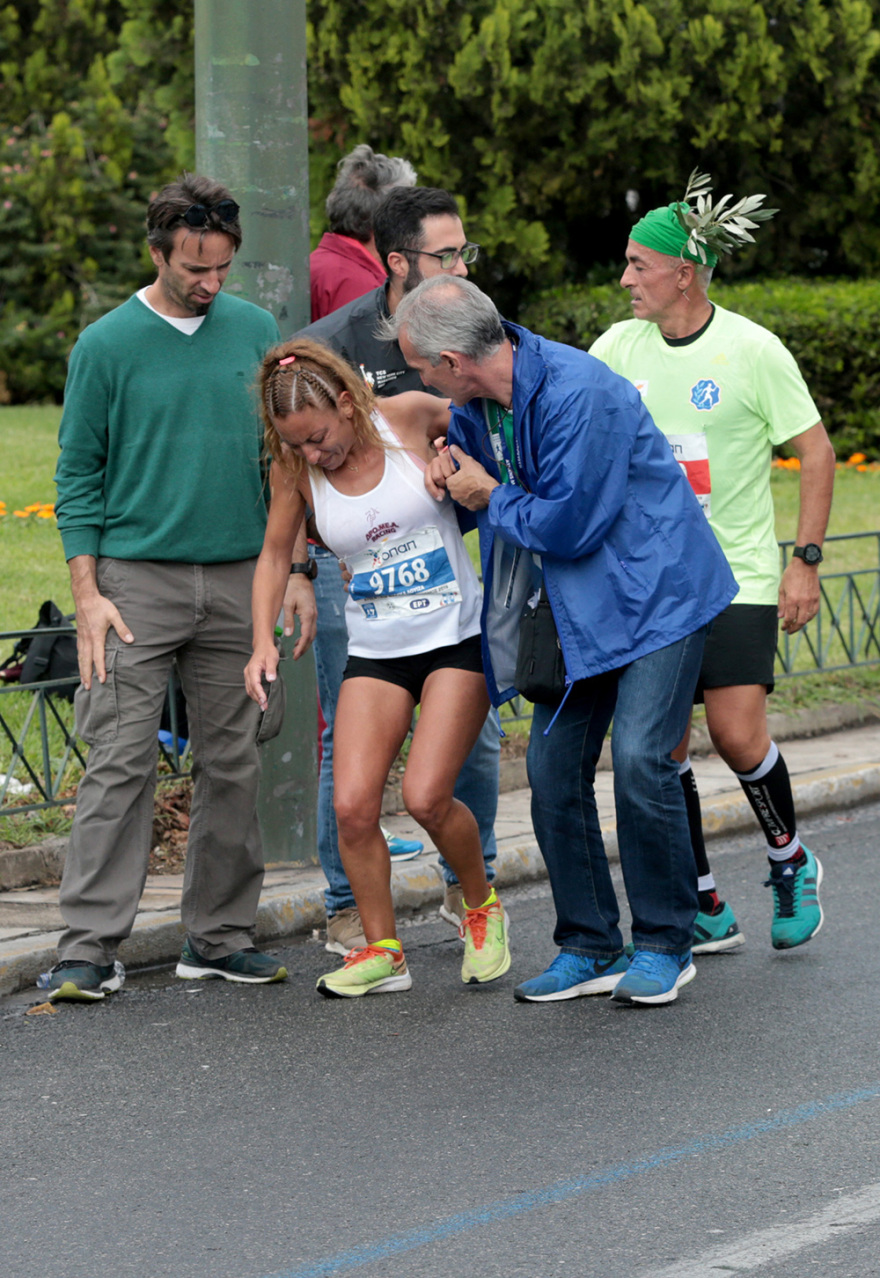 37ος Μαραθώνιος: 300 δρομείς χρειάστηκαν πρώτες βοήθειες – 17 στο νοσοκομείο, ένας με έμφραγμα