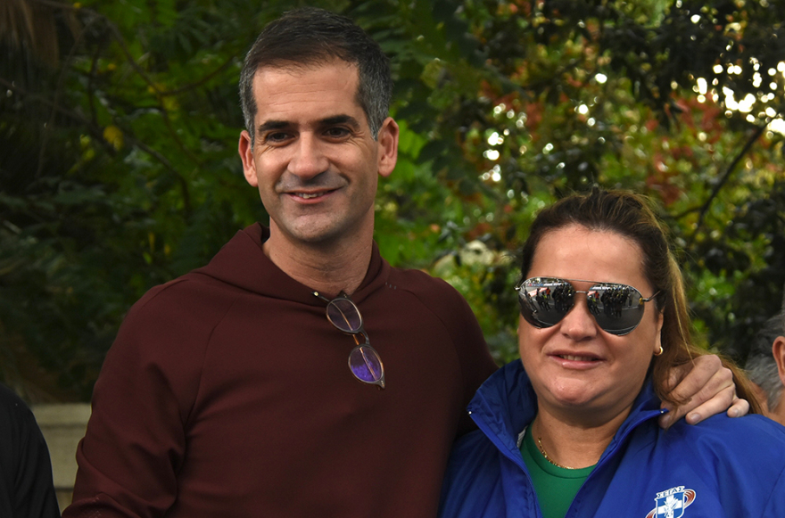 37ος Αυθεντικός Μαραθώνιος: Η βροχή δεν πτόησε τους 20.000 δρομείς που πήραν εκκίνηση 