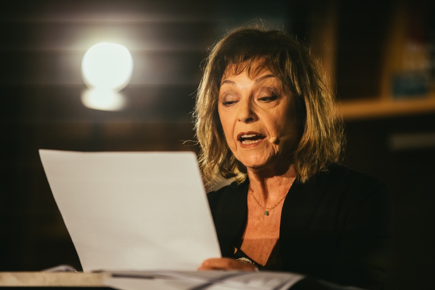 Η Ρένη Πιττακή ερμήνευσε 25.000 λέξεις χωρίς σημεία στίξης. Και ήταν συγκλονιστική «Μόλλυ Μπλουμ»