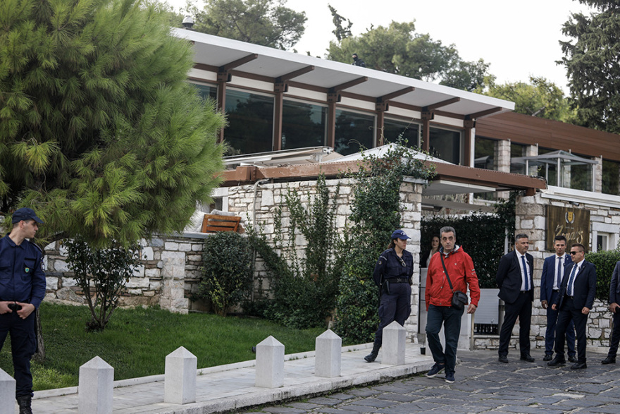 «Κλειστό» γεύμα Μητσοτάκη - Σι Τζινπίνγκ με συμμετοχή 12 ιδιαίτερης σημασίας προσκεκλημένων - Δείτε φωτογραφίες