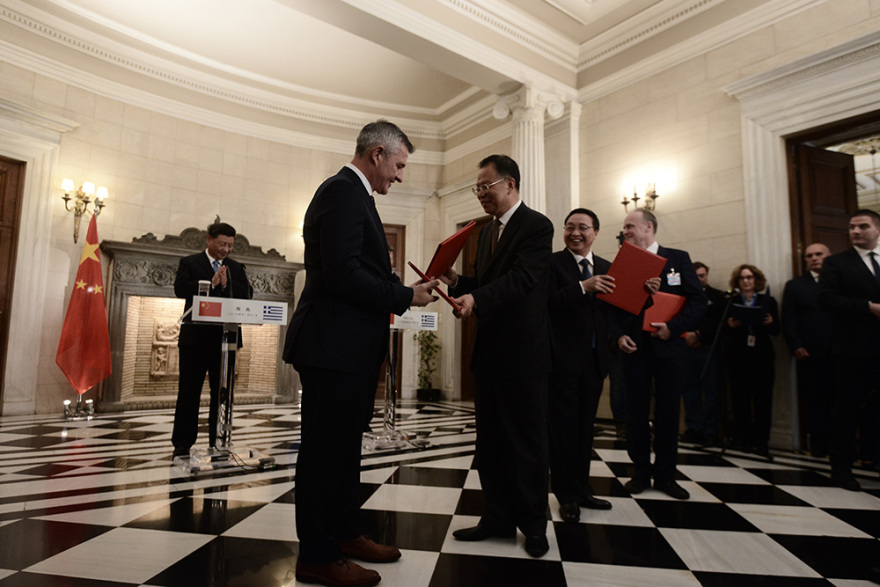 Επίσκεψη Σι Τζινπίνγκ: Αυτές είναι οι 16 ελληνοκινεζικές συμφωνίες που υπεγράφησαν