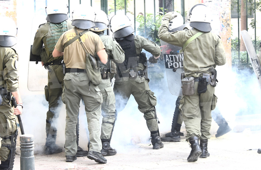 Βίντεο: Επεισόδια και χημικά στην ΑΣΟΕΕ - Πορεία και συνέλευση στο Πολυτεχνείο