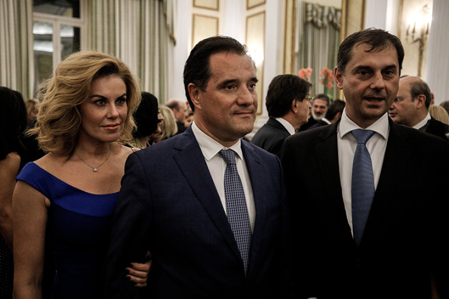 Δείπνο στο Προεδρικό - Δείτε φωτογραφίες: Απρόσμενες χειραψίες, λαμπερές εμφανίσεις 