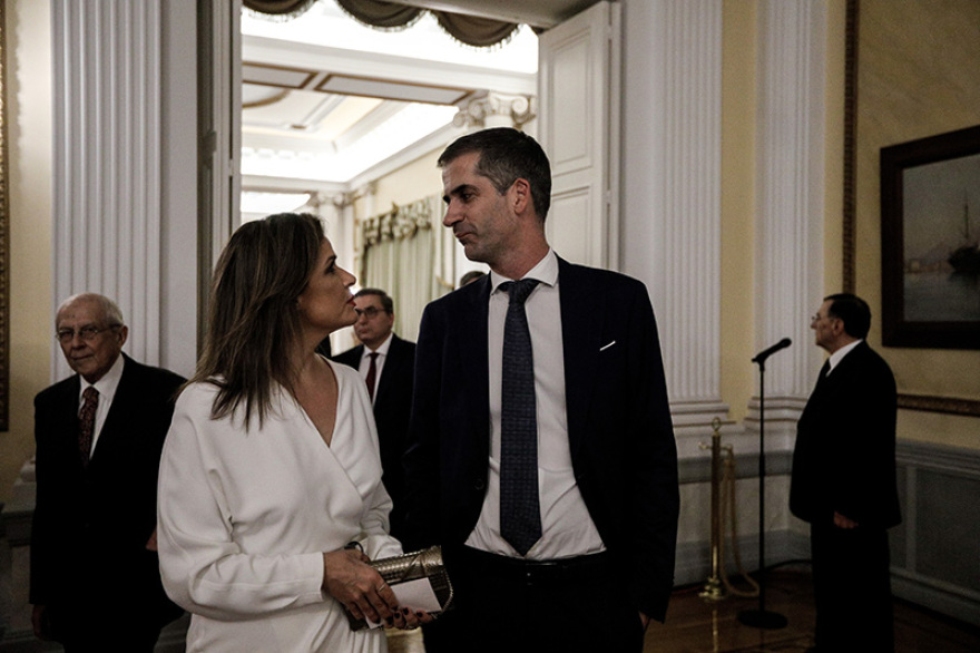 Δείπνο στο Προεδρικό - Δείτε φωτογραφίες: Απρόσμενες χειραψίες, λαμπερές εμφανίσεις 