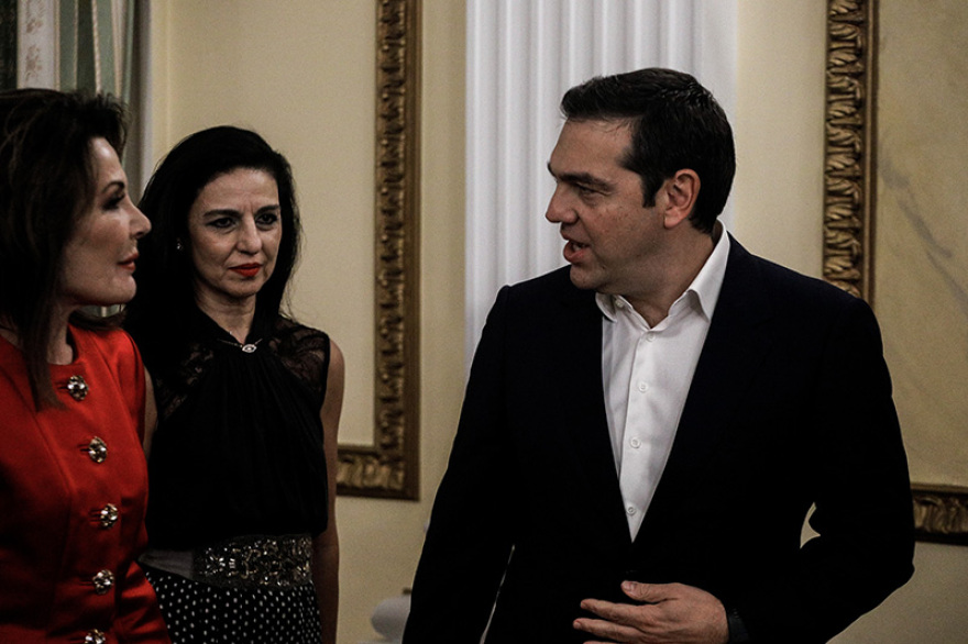 Δείπνο στο Προεδρικό - Δείτε φωτογραφίες: Απρόσμενες χειραψίες, λαμπερές εμφανίσεις 