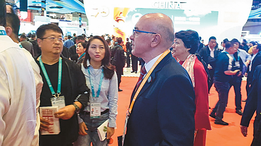 Ο πρόεδρος της Κίνας στην Αθήνα για 16 εμπορικές και επενδυτικές συμφωνίες