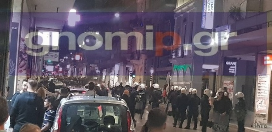  Επεισόδια στην Πάτρα: Επιθέσεις αντιεξουσιαστών με γκαζάκια και μολότοφ