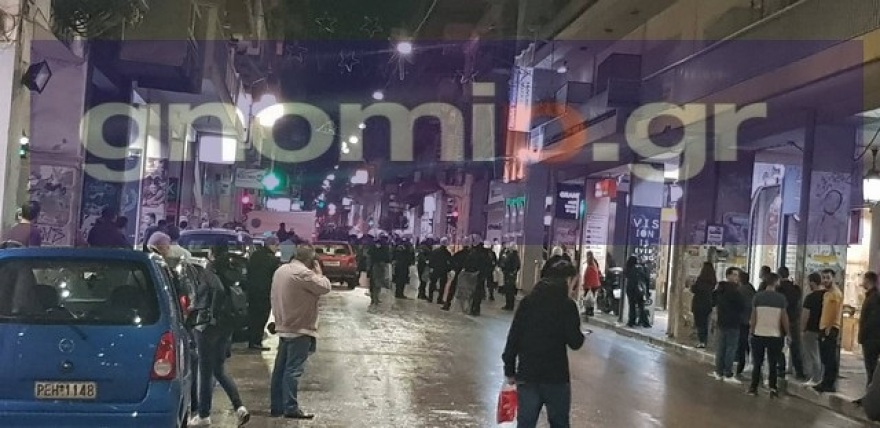  Επεισόδια στην Πάτρα: Επιθέσεις αντιεξουσιαστών με γκαζάκια και μολότοφ