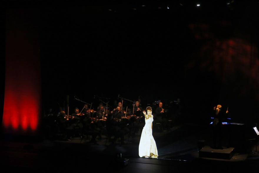 Callas in Concert: Είδα την Κάλλας στα 6 μέτρα και ορκίζομαι, «ζει»!