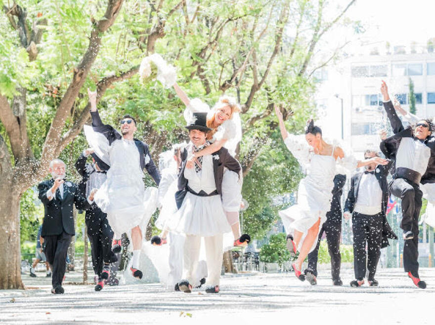 Φωτογραφίες: ποιοι πήγαν στην πρεμιέρα της παράστασης «Του Κουτρούλη ο Γάμος»