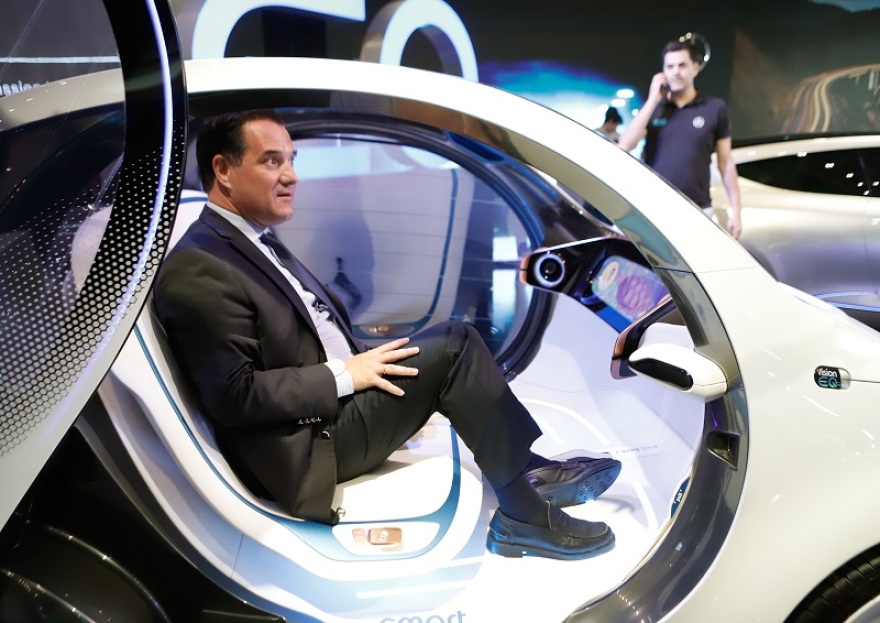 Hallo Adonis: Τα κλικ της επίσκεψης Άδωνι Γεωργιάδη στην έκθεση «Αυτοκίνηση 2019»